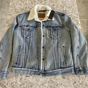 Levi’s Premium Sherpa Lined Blue Jean Trucker Jacket, 163650128, Men Medium NWT